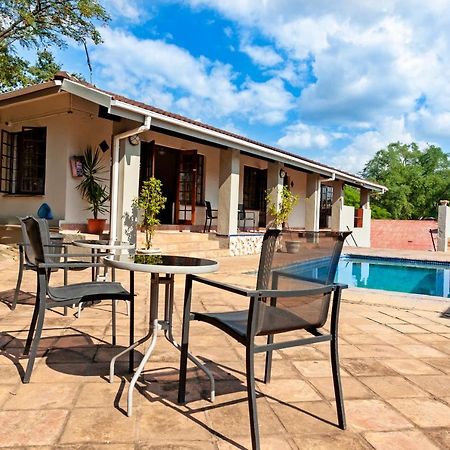 Chez Vincent Hotel Mbombela Exterior foto